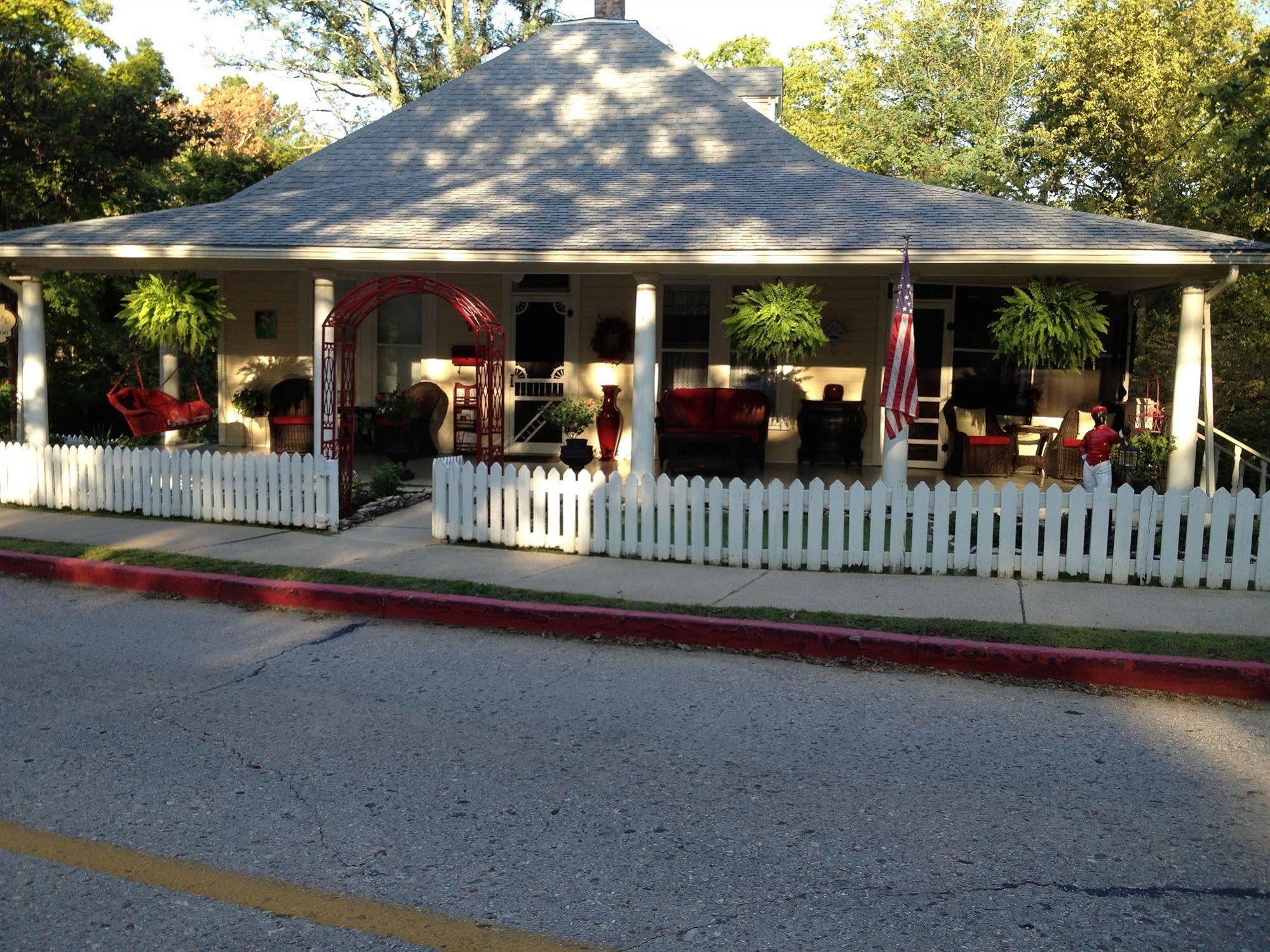 Red Bud Manor Inn Eureka Springs Exteriér fotografie